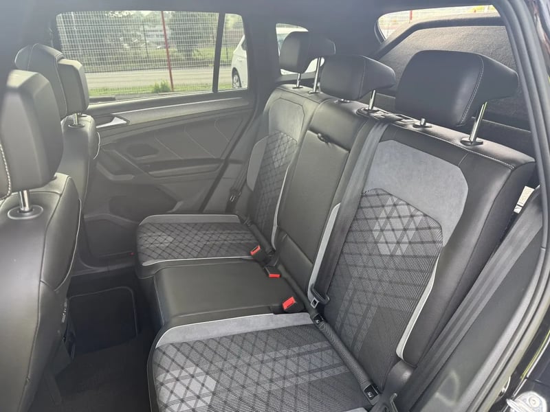 Photo de la voiture VOLKSWAGEN TIGUAN 2.0 TDI 150ch DSG7 R-Line