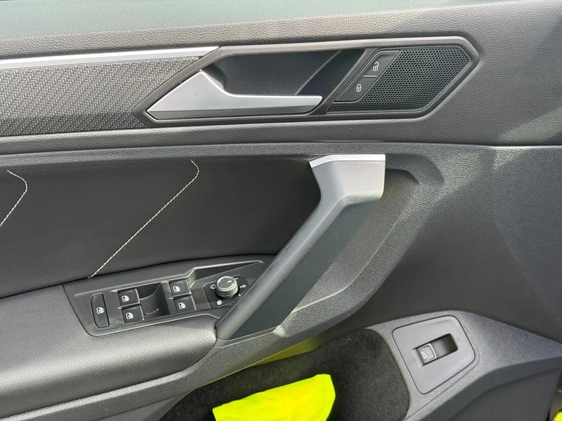 Photo de la voiture VOLKSWAGEN TIGUAN 2.0 TDI 150ch DSG7 R-Line