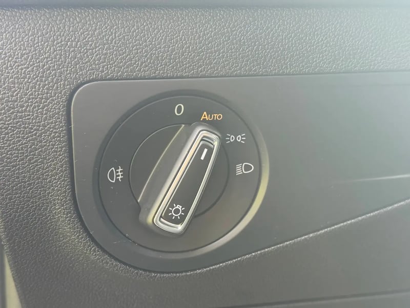 Photo de la voiture VOLKSWAGEN TIGUAN 2.0 TDI 150ch DSG7 R-Line