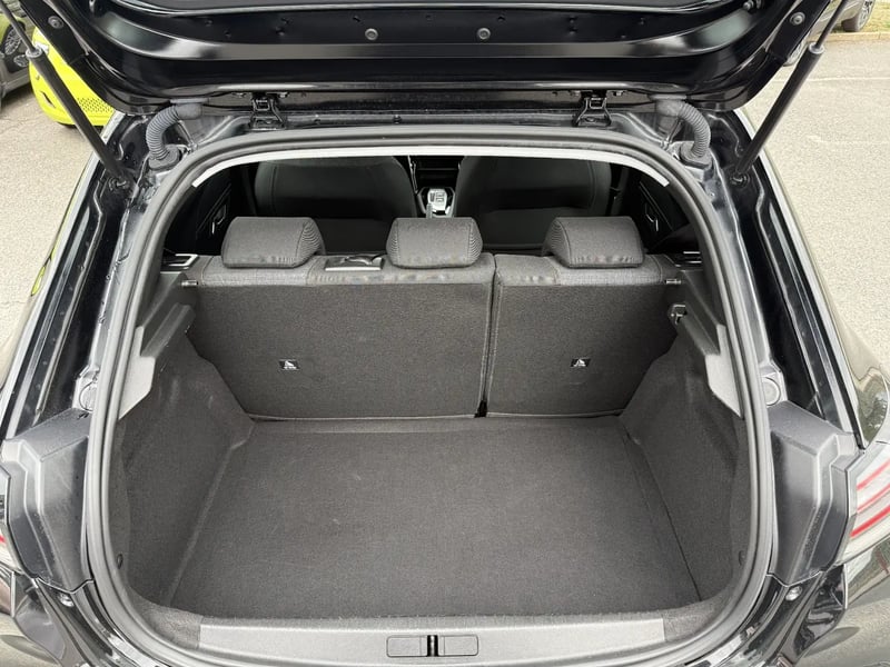 Photo de la voiture PEUGEOT 208 Hybrid 100 e-DCS6 Style