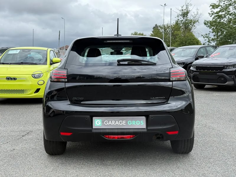 Photo de la voiture PEUGEOT 208 Hybrid 100 e-DCS6 Style