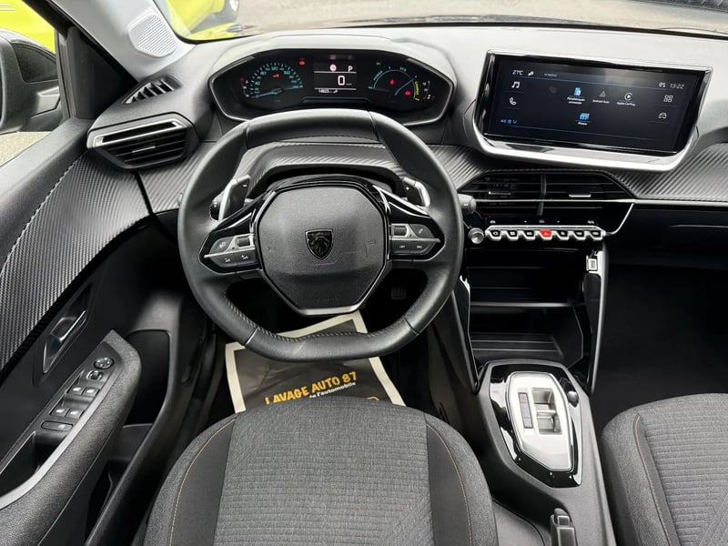Photo de la voiture PEUGEOT 208 Hybrid 100 e-DCS6 Style