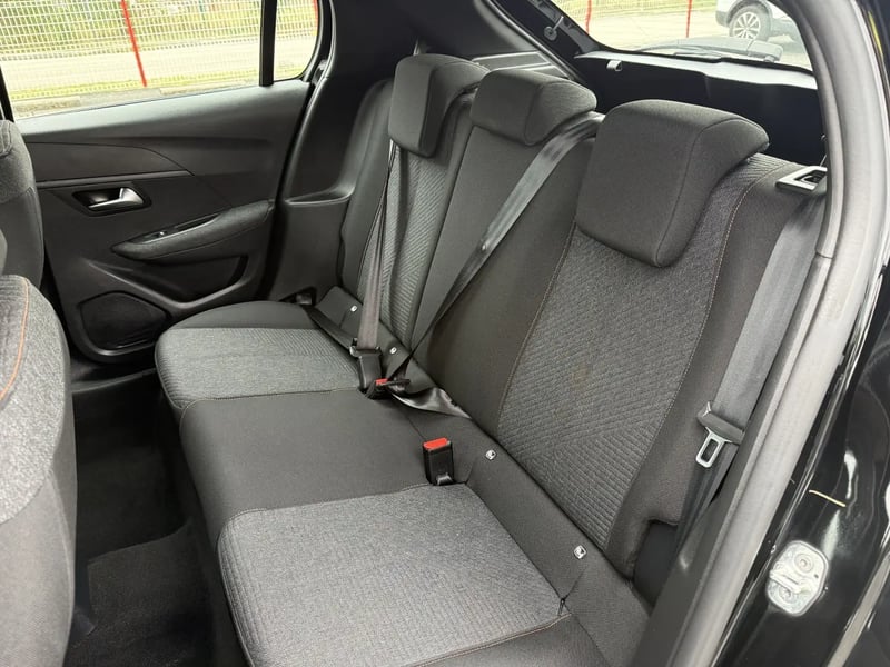 Photo de la voiture PEUGEOT 208 Hybrid 100 e-DCS6 Style