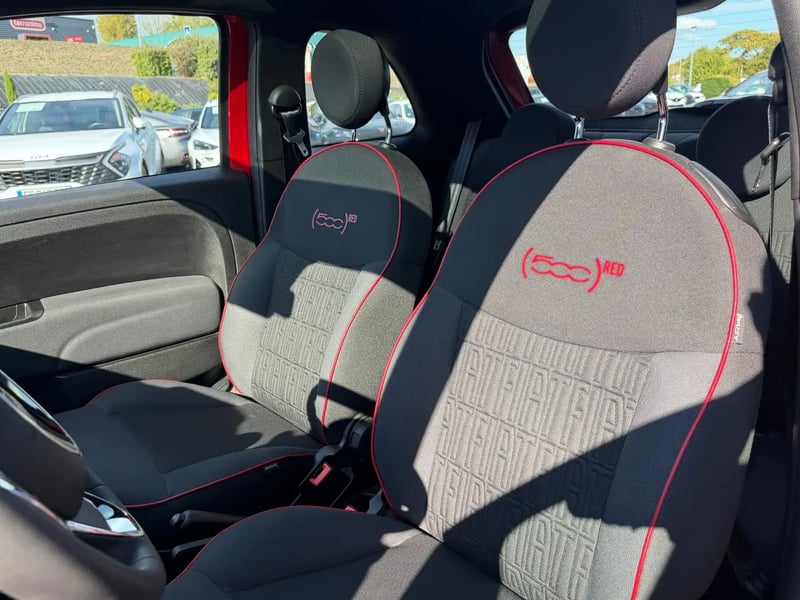 Photo de la voiture FIAT 500 SERIE 9 EURO 6D-FULL 1.0 70 ch Hybride BSG S/S (RED)