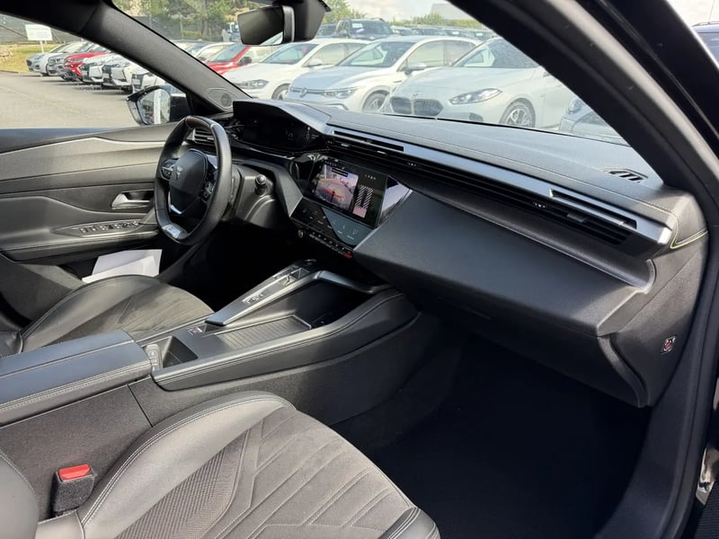 Photo de la voiture PEUGEOT 308 BlueHDi 130ch S&S EAT8 GT