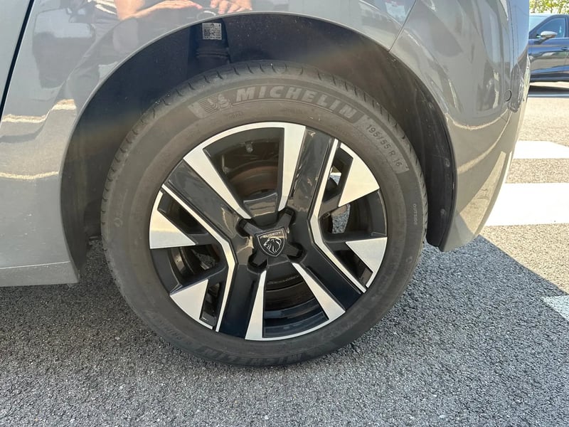 Photo de la voiture PEUGEOT 208 100 S&S BVM6 Allure