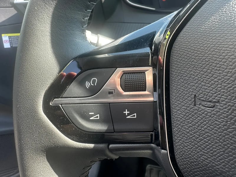 Photo de la voiture PEUGEOT 208 100 S&S BVM6 Allure