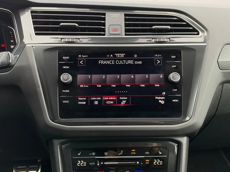 Photo de la voiture VOLKSWAGEN TIGUAN 1.5 TSI 150ch DSG7 R-Line