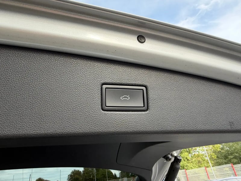 Photo de la voiture VOLKSWAGEN TIGUAN 1.5 TSI 150ch DSG7 R-Line