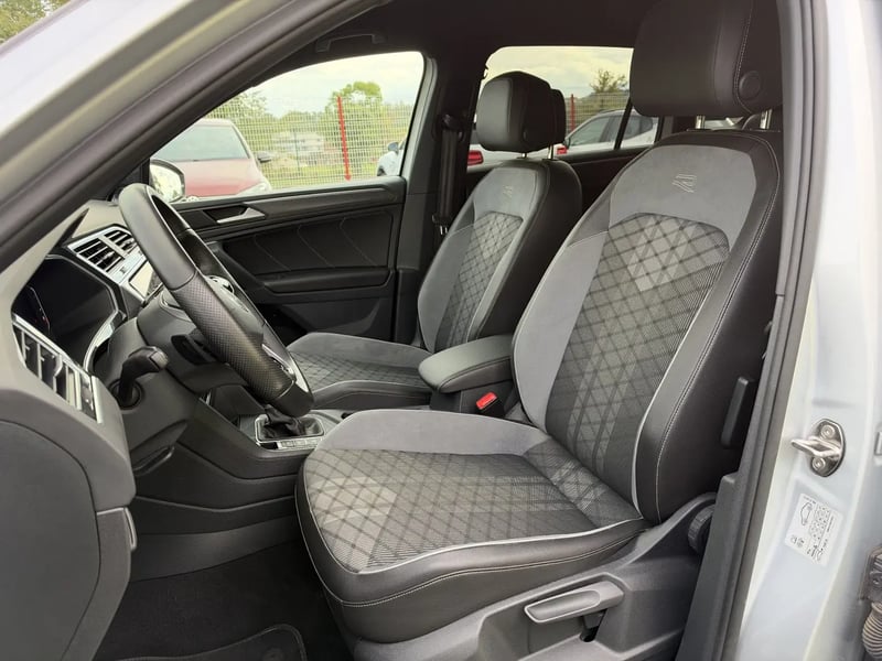 Photo de la voiture VOLKSWAGEN TIGUAN 1.5 TSI 150ch DSG7 R-Line