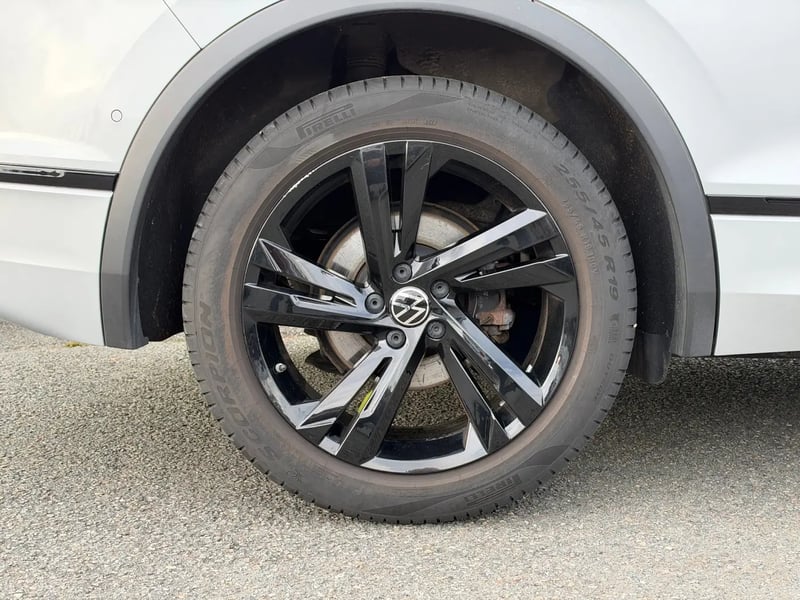 Photo de la voiture VOLKSWAGEN TIGUAN 1.5 TSI 150ch DSG7 R-Line