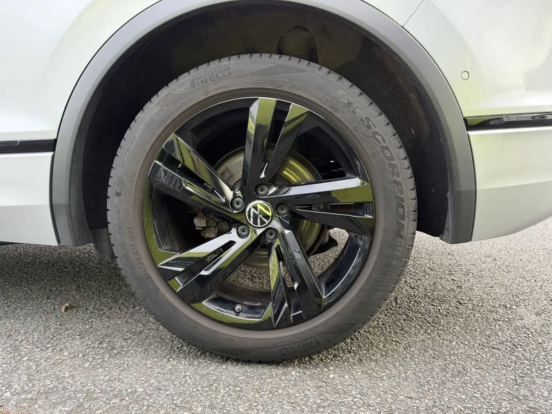 Photo de la voiture VOLKSWAGEN TIGUAN 1.5 TSI 150ch DSG7 R-Line