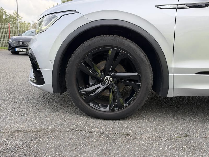 Photo de la voiture VOLKSWAGEN TIGUAN 1.5 TSI 150ch DSG7 R-Line