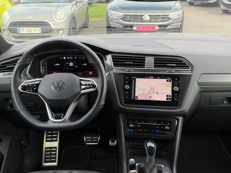 Photo de la voiture VOLKSWAGEN TIGUAN 1.5 TSI 150ch DSG7 R-Line