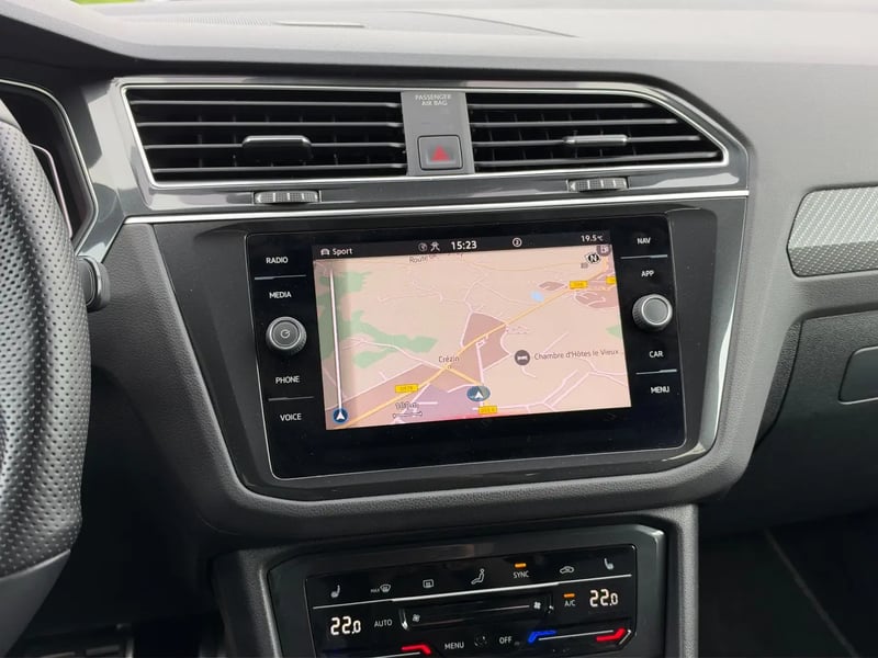 Photo de la voiture VOLKSWAGEN TIGUAN 1.5 TSI 150ch DSG7 R-Line