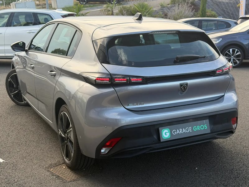 Photo de la voiture PEUGEOT 308 ELECTRIQUE 54 kWh 156ch Style