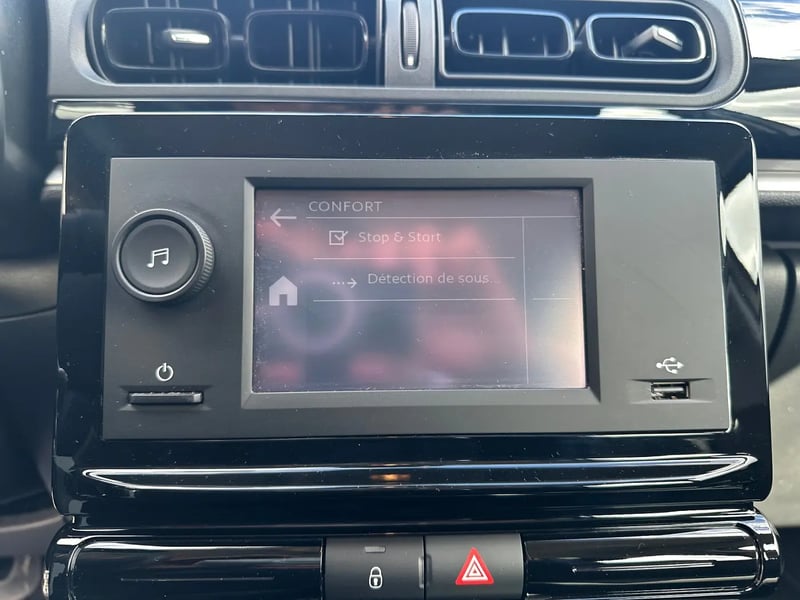 Photo de la voiture CITROEN C3 PureTech 83 S&S BVM5 YOU!