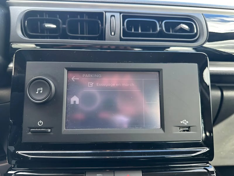 Photo de la voiture CITROEN C3 PureTech 83 S&S BVM5 YOU!