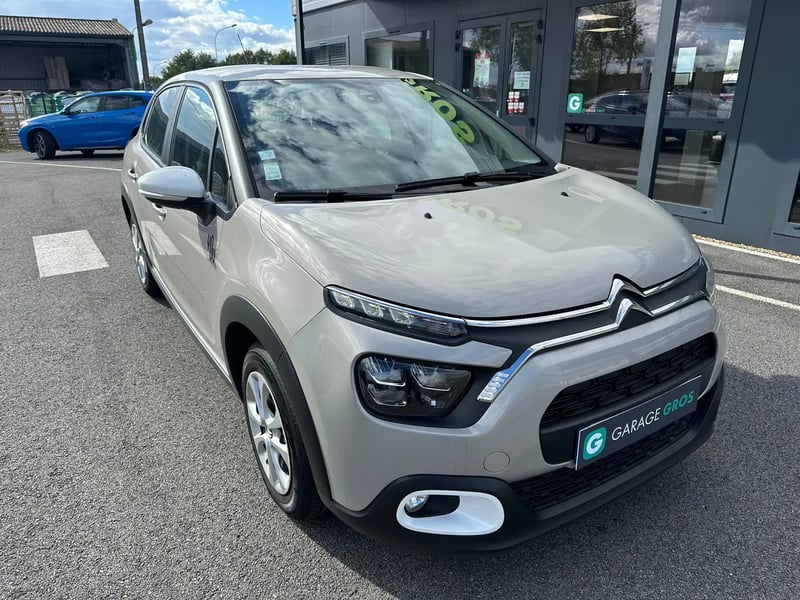 Photo de la voiture CITROEN C3 PureTech 83 S&S BVM5 YOU!