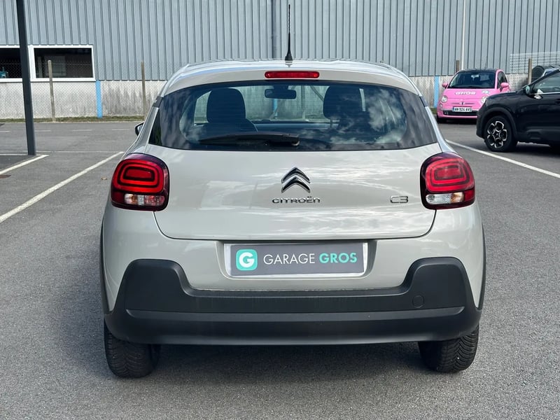 Photo de la voiture CITROEN C3 PureTech 83 S&S BVM5 YOU!