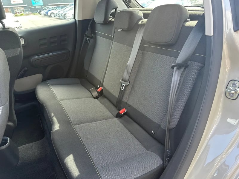 Photo de la voiture CITROEN C3 PureTech 83 S&S BVM5 YOU!