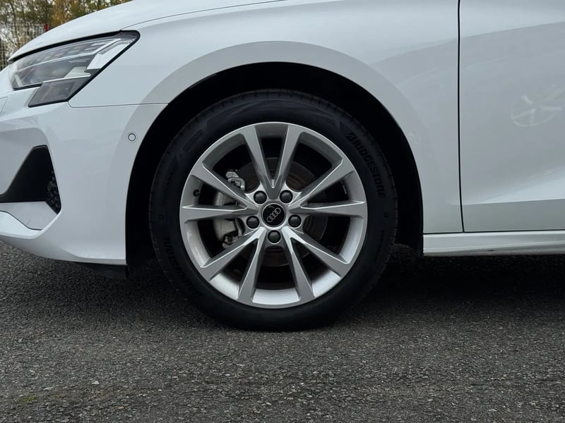 Photo de la voiture AUDI A3 BERLINE TFSI Mild Hybrid 116 S tronic 7 Design