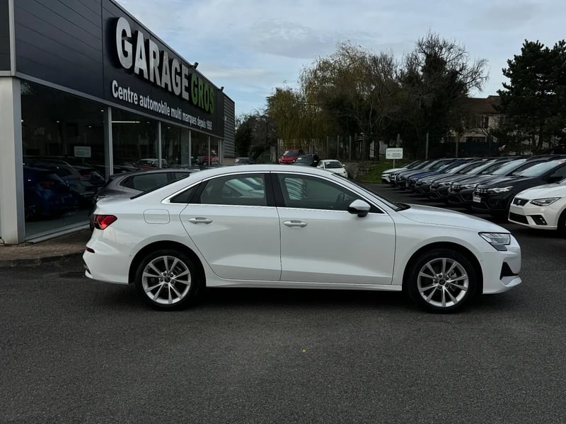 Photo de la voiture AUDI A3 BERLINE TFSI Mild Hybrid 116 S tronic 7 Design