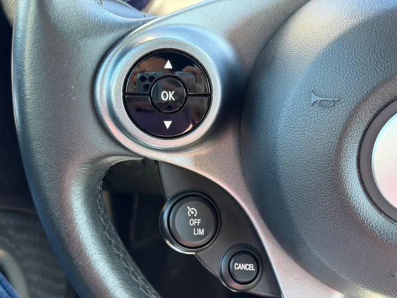 Photo de la voiture SMART FORTWO COUPE EQ 82 ch Passion