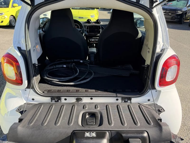 Photo de la voiture SMART FORTWO COUPE EQ 82 ch Passion