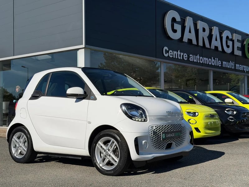 Photo de la voiture SMART FORTWO COUPE EQ 82 ch Passion