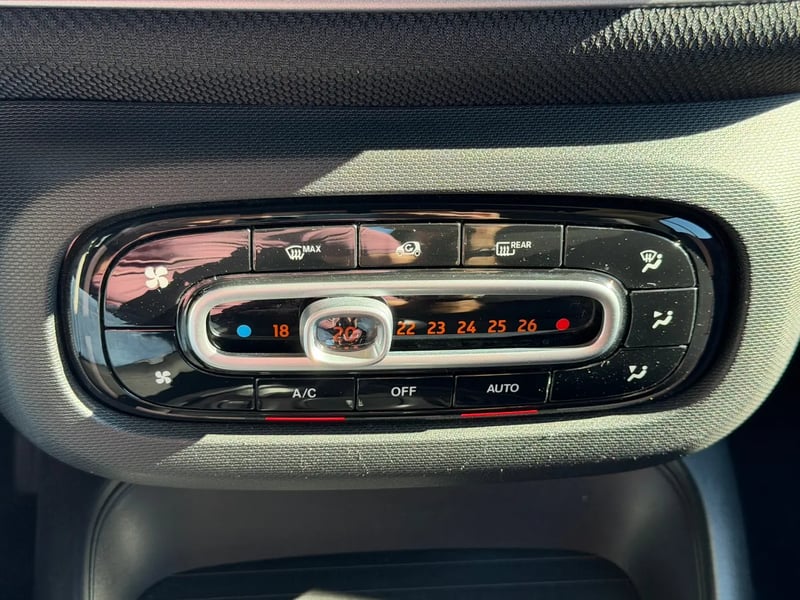 Photo de la voiture SMART FORTWO COUPE EQ 82 ch Passion