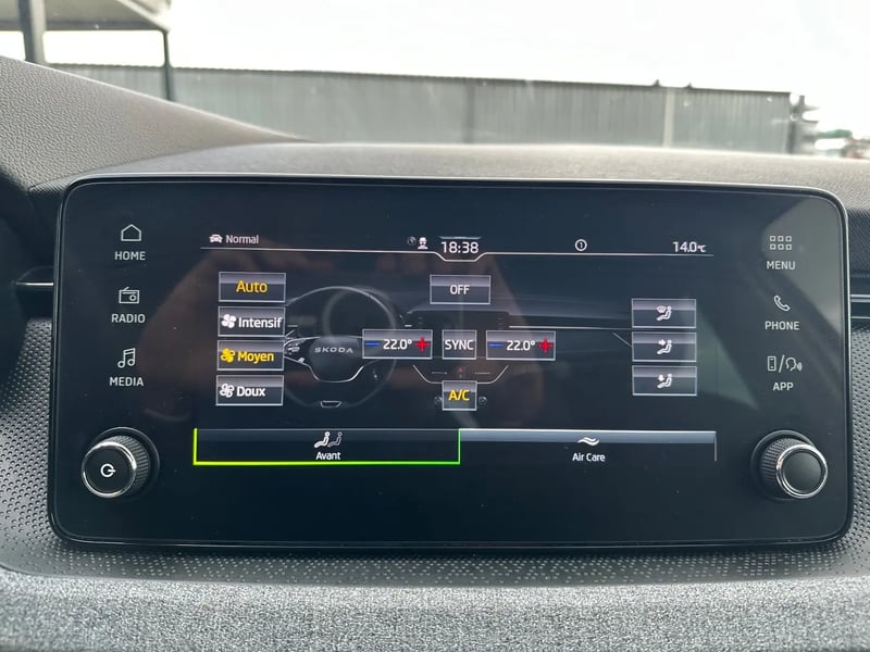 Photo de la voiture SKODA SCALA 1.0 TSI Evo 2 116 ch DSG7 Selection