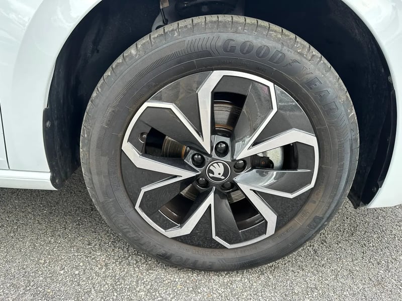 Photo de la voiture SKODA SCALA 1.0 TSI Evo 2 116 ch DSG7 Selection
