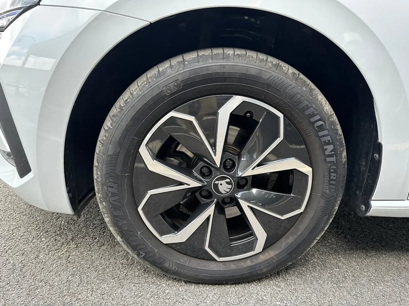 Photo de la voiture SKODA SCALA 1.0 TSI Evo 2 116 ch DSG7 Selection