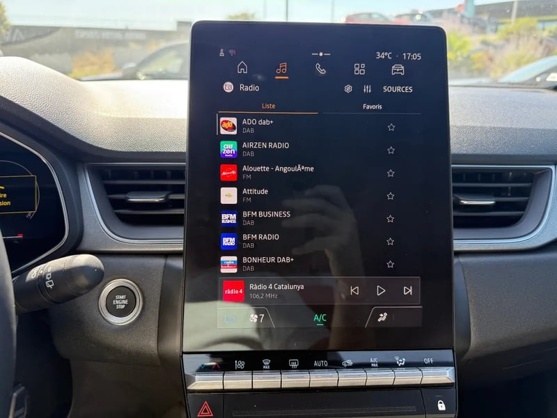 Photo de la voiture RENAULT CAPTUR Eco-G 100 ch Techno