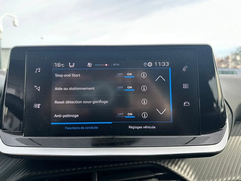 Photo de la voiture PEUGEOT 208 PureTech 75 S&S BVM5 Active Pack
