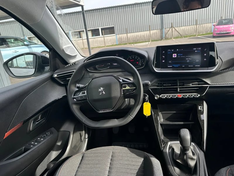 Photo de la voiture PEUGEOT 208 PureTech 75 S&S BVM5 Active Pack