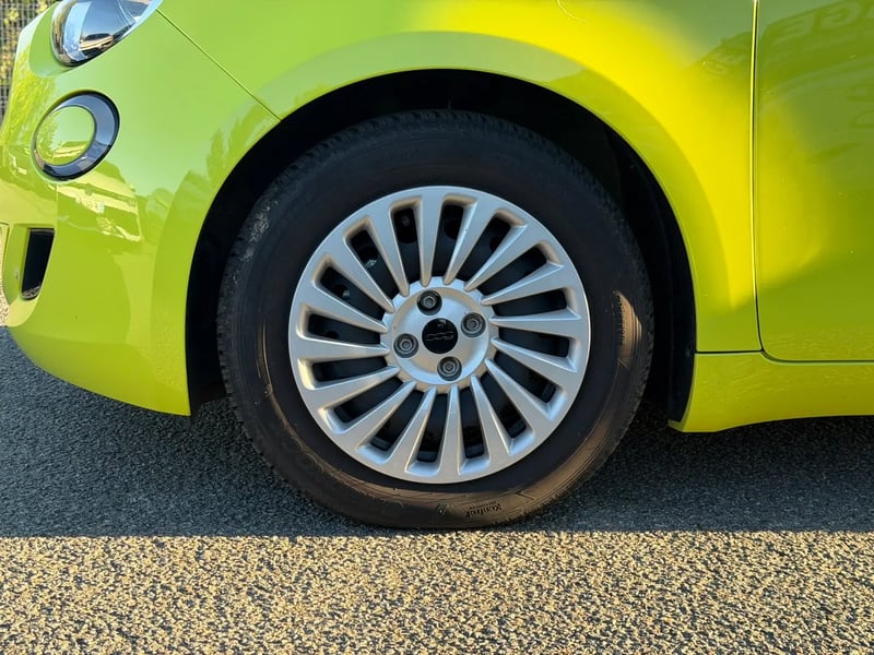 Photo de la voiture FIAT 500e BERLINE 500 e 95 ch Nouvelle 500