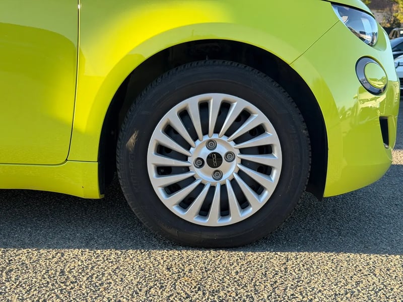 Photo de la voiture FIAT 500e BERLINE 500 e 95 ch Nouvelle 500