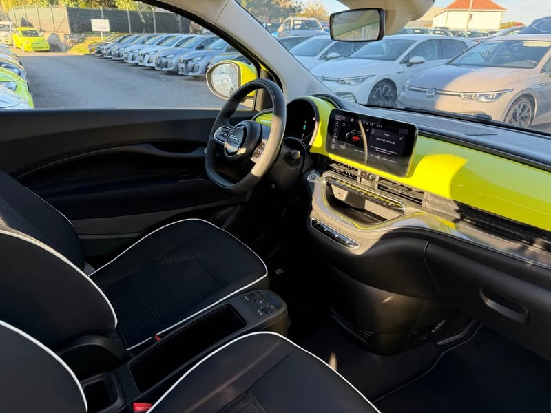 Photo de la voiture FIAT 500e BERLINE 500 e 95 ch Nouvelle 500