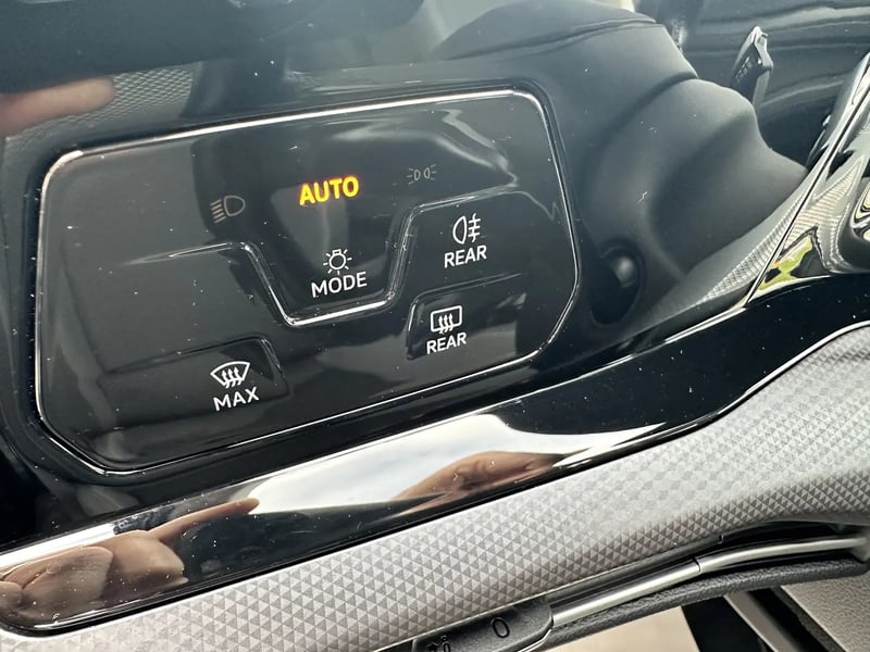 Photo de la voiture VOLKSWAGEN GOLF 1.0 TSI OPF 110 BVM6 Life