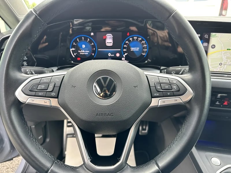 Photo de la voiture VOLKSWAGEN GOLF 1.0 TSI OPF 110 BVM6 Life