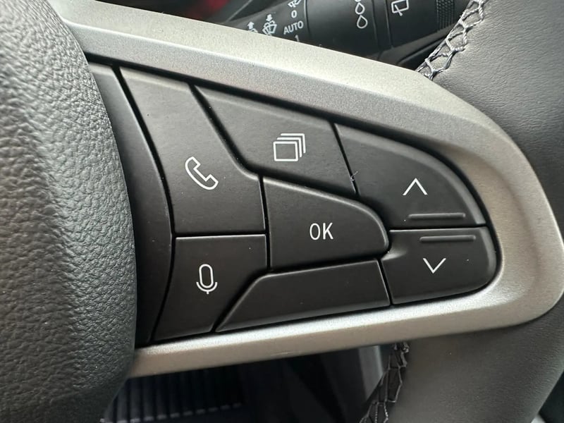 Photo de la voiture DACIA DUSTER Hybrid 155 Journey