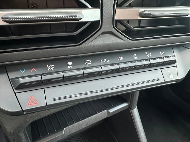 Photo de la voiture DACIA DUSTER Hybrid 155 Journey