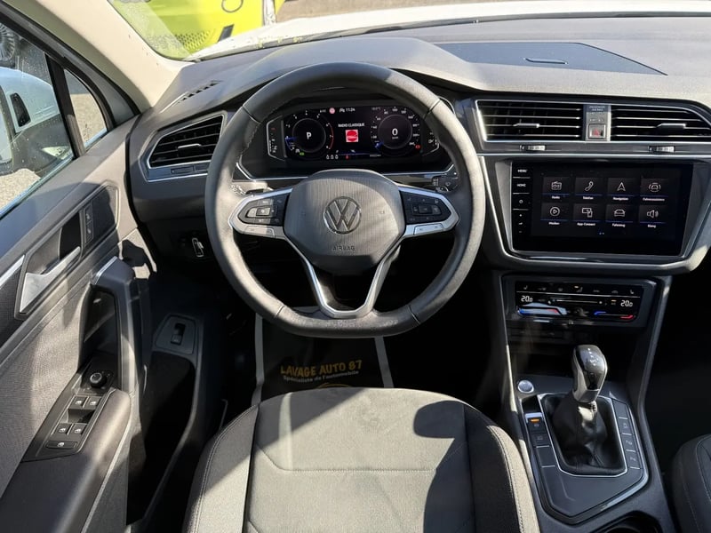 Photo de la voiture VOLKSWAGEN TIGUAN 1.5 TSI 150ch DSG7 Elegance