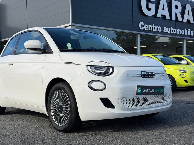 Photo de la voiture FIAT 500e BERLINE 500 e 118 ch Nouvelle 500