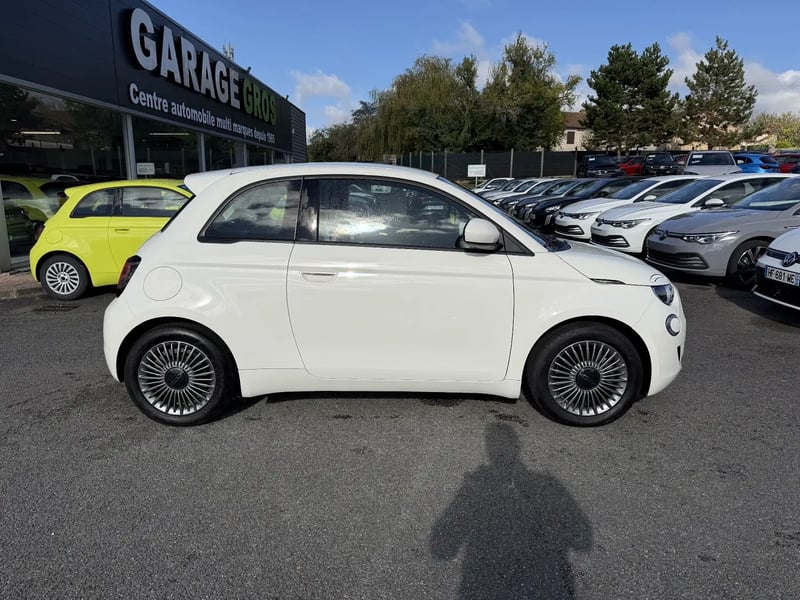 Photo de la voiture FIAT 500e BERLINE 500 e 118 ch Nouvelle 500