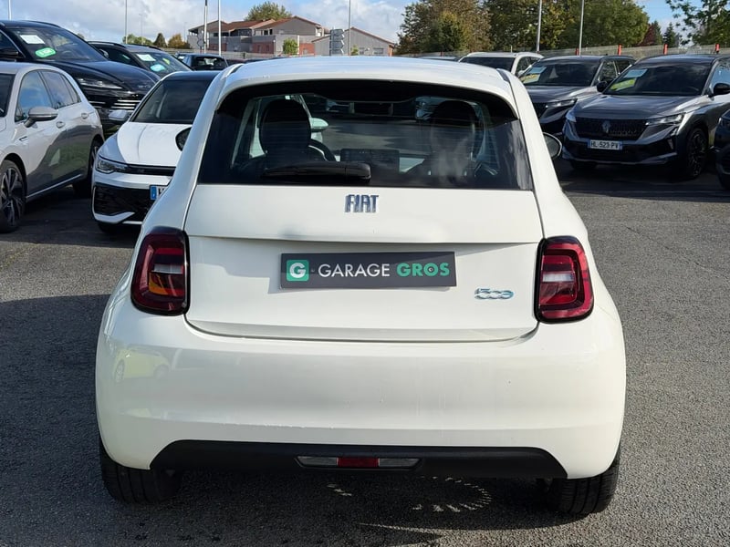 Photo de la voiture FIAT 500e BERLINE 500 e 118 ch Nouvelle 500