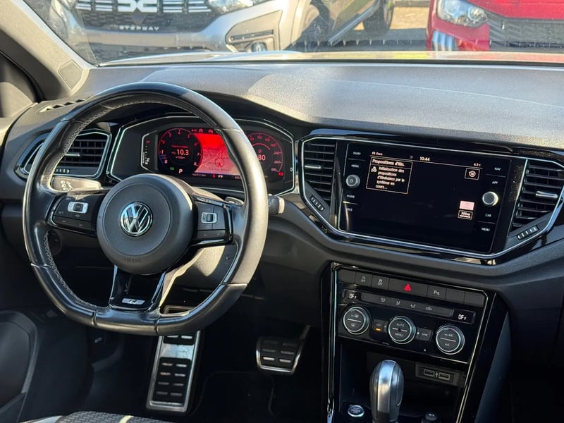 Photo de la voiture VOLKSWAGEN T-ROC 2.0 TSI 300 Start/Stop DSG7 4Motion R