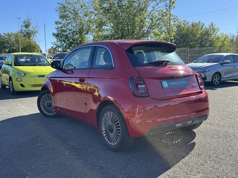 Photo de la voiture FIAT 500e BERLINE 500 e 95 ch (RED) 2.0